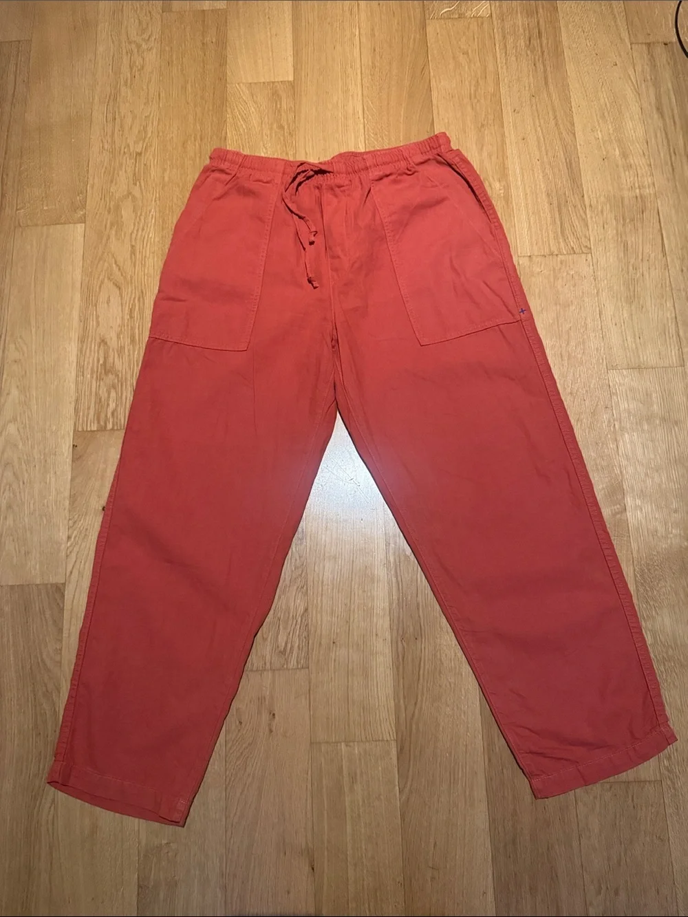 imogene + willie - ventura chore pant in sunfaded red